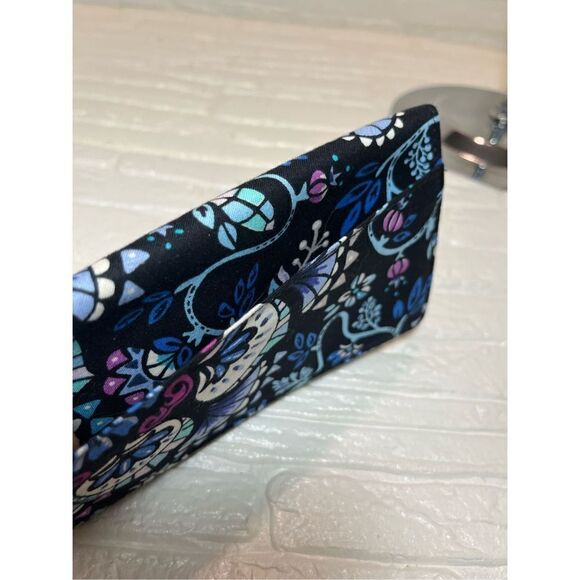Vera Bradley Checkbook Cover - Picture 5 of 5
